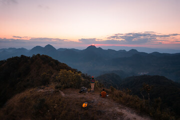 打乒乓球发球时手腕会晃