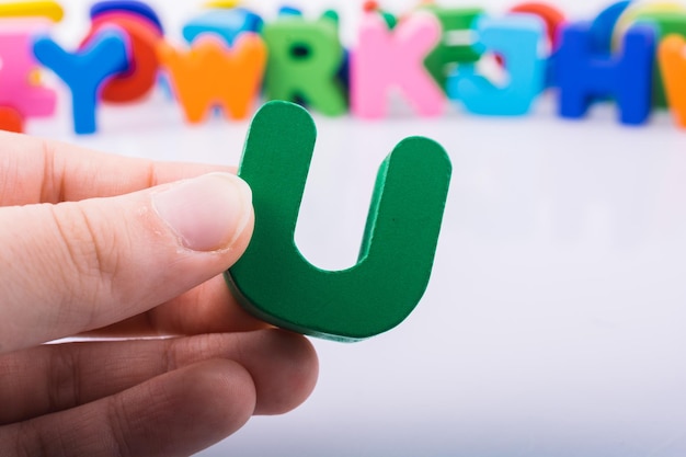 打乒乓球发球时手腕会晃